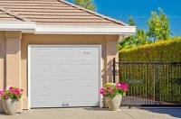 Секционные ворота в гараж с филенкой Doorhan RSD02, 2200х2200